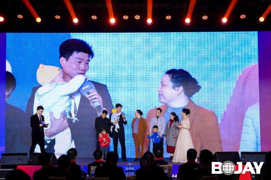 心聚力，赢将来！！！伟德国际1946bv集团2023年度总结暨评优赞美大会